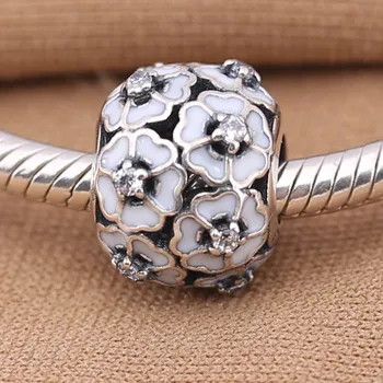 Autentické S925 Perličiek DIY Šperky Primrose Lúka Charms fit Lady Náramok Náramok Biely Smalt Kvet